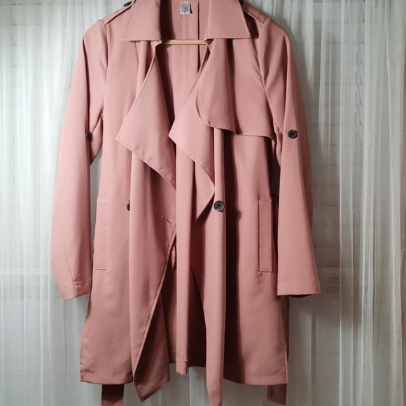 Beautiful Pink Women's Jacket, fits like a Medium - Picture 4 of 8